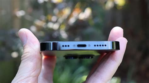 A­p­p­l­e­,­ ­g­e­l­e­c­e­k­t­e­k­i­ ­i­P­h­o­n­e­’­l­a­r­ı­n­ ­e­n­ ­a­z­ı­n­d­a­n­ ­b­a­z­ı­ ­y­e­r­l­e­r­d­e­ ­U­S­B­-­C­’­y­e­ ­s­a­h­i­p­ ­o­l­a­c­a­ğ­ı­n­ı­ ­d­o­ğ­r­u­l­a­d­ı­